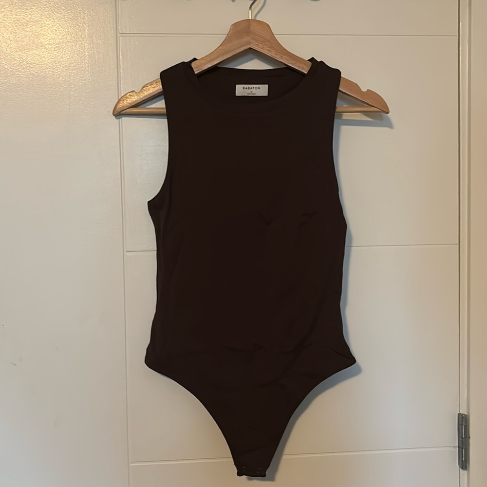 Aritzia Babaton contour sleeveless crewneck bodysuit